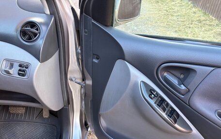 Toyota Vitz, 2002 год, 315 000 рублей, 13 фотография