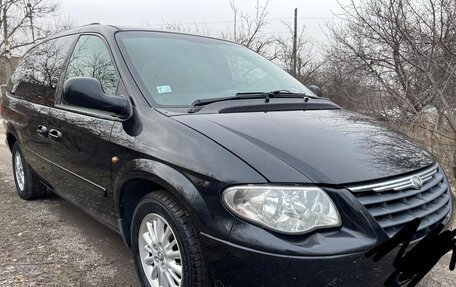 Chrysler Voyager IV, 2005 год, 900 000 рублей, 2 фотография