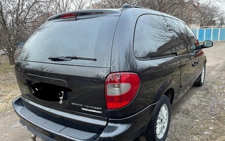 Chrysler Voyager IV, 2005 год, 900 000 рублей, 3 фотография