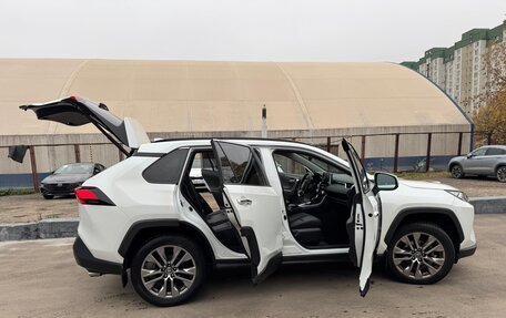 Toyota RAV4, 2020 год, 3 490 000 рублей, 6 фотография