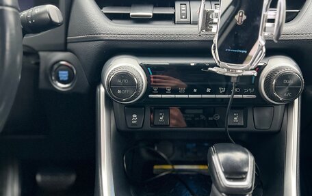 Toyota RAV4, 2020 год, 3 490 000 рублей, 7 фотография