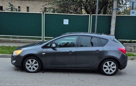 Opel Astra J, 2010 год, 650 000 рублей, 2 фотография