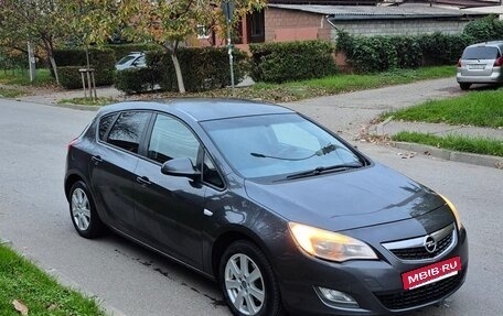 Opel Astra J, 2010 год, 650 000 рублей, 4 фотография