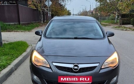 Opel Astra J, 2010 год, 650 000 рублей, 3 фотография