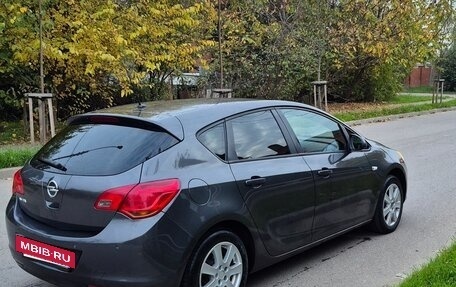 Opel Astra J, 2010 год, 650 000 рублей, 11 фотография