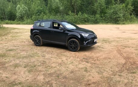 Toyota RAV4, 2019 год, 3 300 000 рублей, 2 фотография