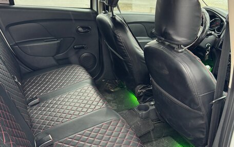 Renault Logan II, 2017 год, 435 000 рублей, 7 фотография