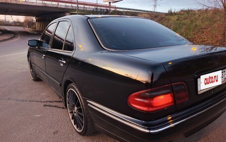 Mercedes-Benz E-Класс, 2001 год, 490 000 рублей, 11 фотография