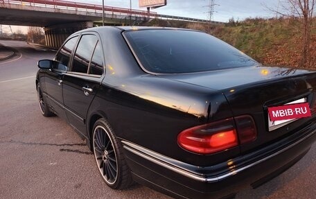 Mercedes-Benz E-Класс, 2001 год, 490 000 рублей, 8 фотография