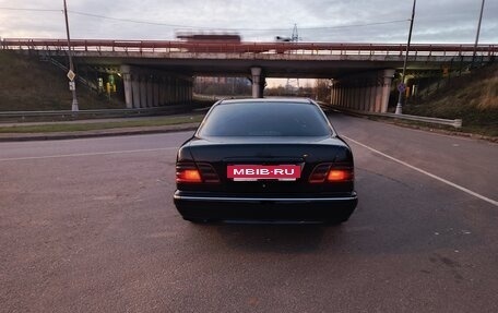 Mercedes-Benz E-Класс, 2001 год, 490 000 рублей, 7 фотография