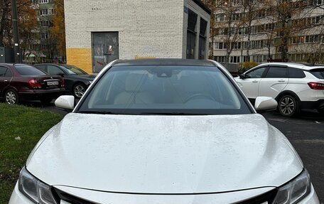 Toyota Camry, 2018 год, 2 600 000 рублей, 1 фотография