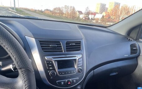 Hyundai Solaris II рестайлинг, 2016 год, 690 000 рублей, 11 фотография