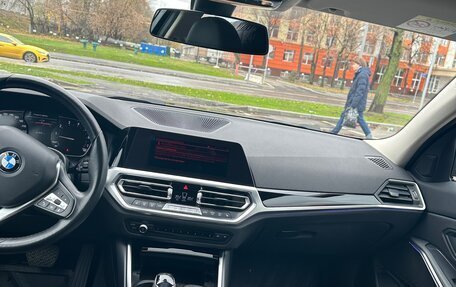 BMW 3 серия, 2021 год, 3 000 000 рублей, 21 фотография