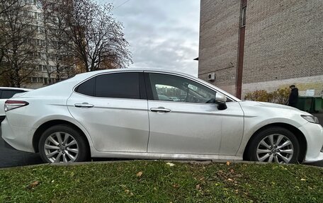 Toyota Camry, 2018 год, 2 600 000 рублей, 4 фотография