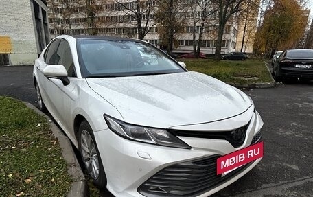 Toyota Camry, 2018 год, 2 600 000 рублей, 2 фотография