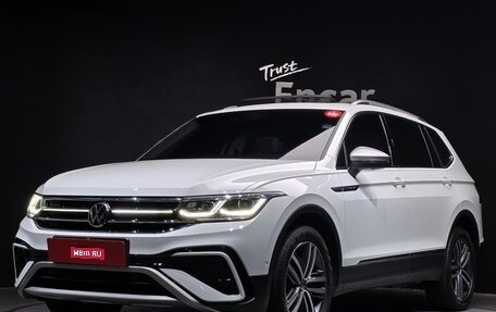 Volkswagen Tiguan II, 2022 год, 3 500 000 рублей, 1 фотография