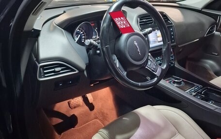 Jaguar F-Pace, 2017 год, 2 700 000 рублей, 8 фотография