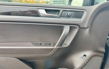 Volkswagen Touareg III, 2011 год, 2 390 000 рублей, 11 фотография