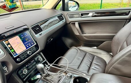 Volkswagen Touareg III, 2011 год, 2 390 000 рублей, 14 фотография