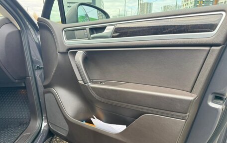 Volkswagen Touareg III, 2011 год, 2 390 000 рублей, 18 фотография