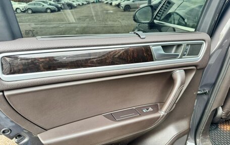 Volkswagen Touareg III, 2011 год, 2 390 000 рублей, 22 фотография