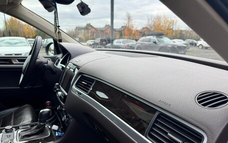 Volkswagen Touareg III, 2011 год, 2 390 000 рублей, 16 фотография