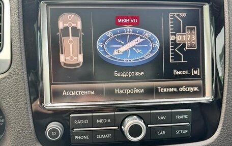 Volkswagen Touareg III, 2011 год, 2 390 000 рублей, 26 фотография