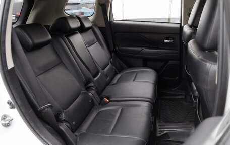 Mitsubishi Outlander III рестайлинг 3, 2018 год, 2 450 000 рублей, 7 фотография