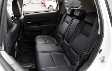 Mitsubishi Outlander III рестайлинг 3, 2018 год, 2 450 000 рублей, 9 фотография