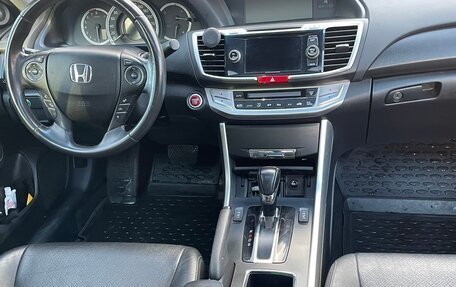 Honda Accord IX рестайлинг, 2013 год, 1 650 000 рублей, 13 фотография