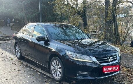 Honda Accord IX рестайлинг, 2013 год, 1 650 000 рублей, 2 фотография