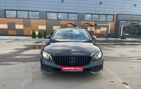 Mercedes-Benz E-Класс, 2018 год, 1 550 000 рублей, 1 фотография