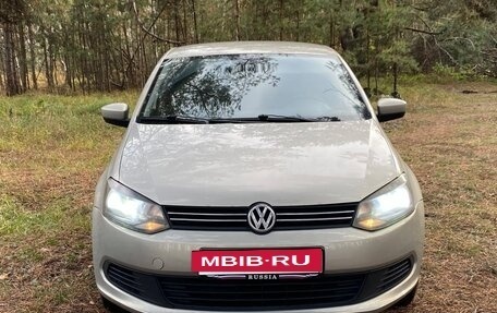 Volkswagen Polo VI (EU Market), 2012 год, 650 000 рублей, 2 фотография
