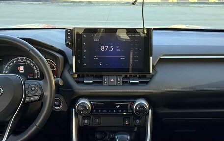 Toyota RAV4, 2022 год, 2 685 332 рублей, 9 фотография