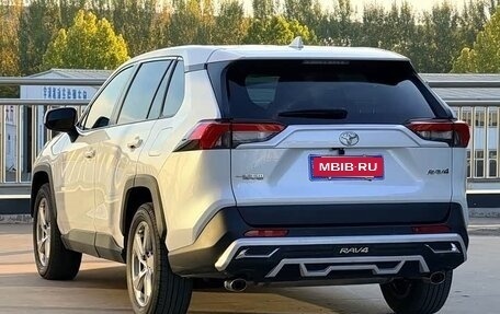Toyota RAV4, 2022 год, 2 685 332 рублей, 6 фотография