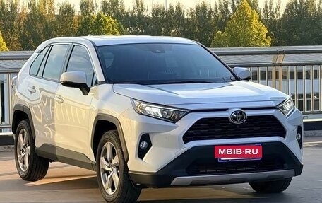 Toyota RAV4, 2022 год, 2 685 332 рублей, 3 фотография