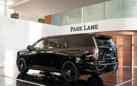 Cadillac Escalade V, 2025 год, 22 590 000 рублей, 2 фотография