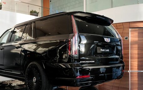 Cadillac Escalade V, 2025 год, 22 590 000 рублей, 9 фотография