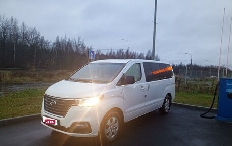 Hyundai Grand Starex Grand Starex I рестайлинг 2, 2019 год, 3 610 000 рублей, 2 фотография