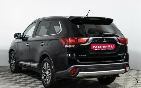 Mitsubishi Outlander III рестайлинг 3, 2015 год, 1 495 989 рублей, 7 фотография