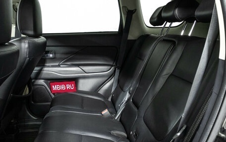 Mitsubishi Outlander III рестайлинг 3, 2015 год, 1 495 989 рублей, 10 фотография