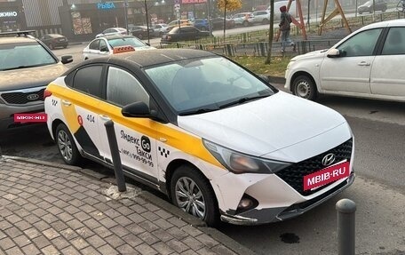 Hyundai Solaris II рестайлинг, 2021 год, 999 999 рублей, 2 фотография