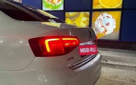 Volkswagen Jetta VI, 2017 год, 1 300 000 рублей, 19 фотография