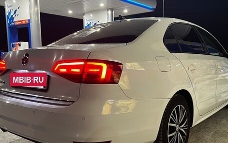 Volkswagen Jetta VI, 2017 год, 1 300 000 рублей, 18 фотография