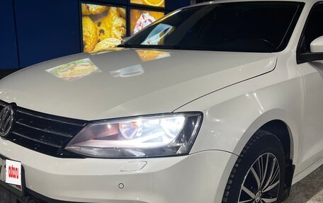 Volkswagen Jetta VI, 2017 год, 1 300 000 рублей, 23 фотография
