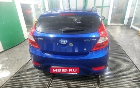 Hyundai Solaris II рестайлинг, 2011 год, 460 000 рублей, 2 фотография