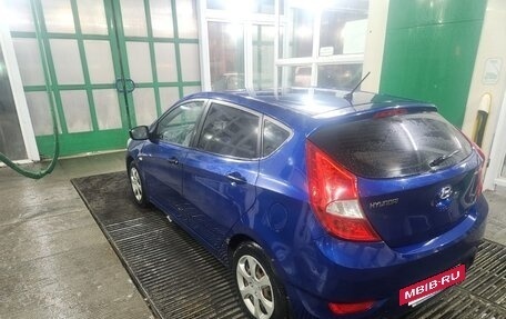 Hyundai Solaris II рестайлинг, 2011 год, 460 000 рублей, 5 фотография