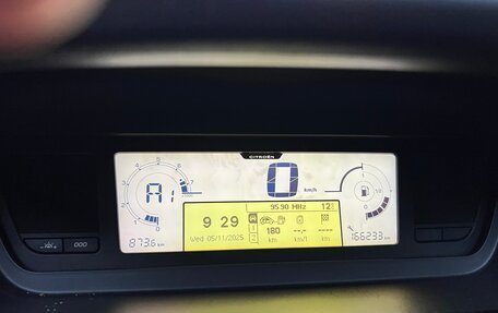 Citroen C4 Picasso II рестайлинг, 2011 год, 550 000 рублей, 6 фотография