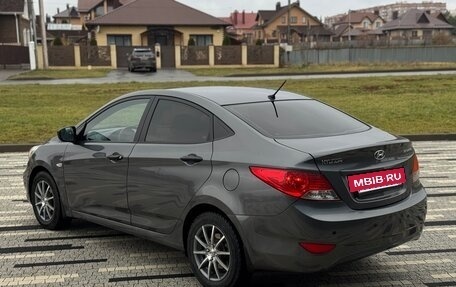 Hyundai Solaris II рестайлинг, 2013 год, 675 000 рублей, 2 фотография