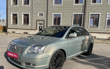 Toyota Avensis III рестайлинг, 2004 год, 790 060 рублей, 1 фотография